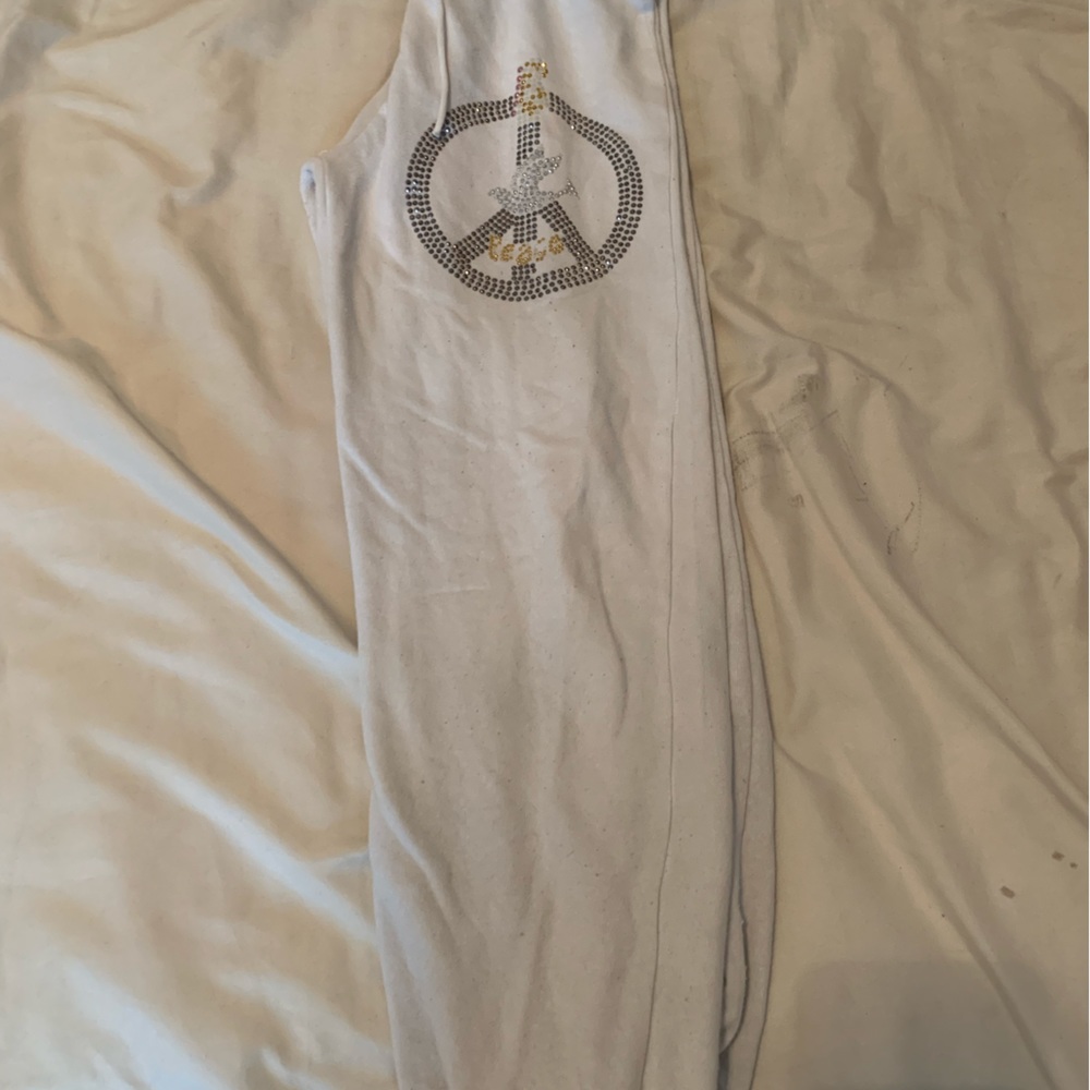 GIRLS Butter Sosoft Sweatpajts! Rhinestone pattern on front & Peace Love on back